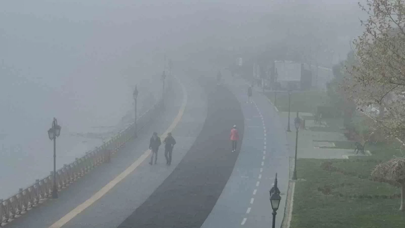 TEKİRDAĞ’DA YOĞUN SİS, MARMARA DENİZİ SİSLE KAPLANDI