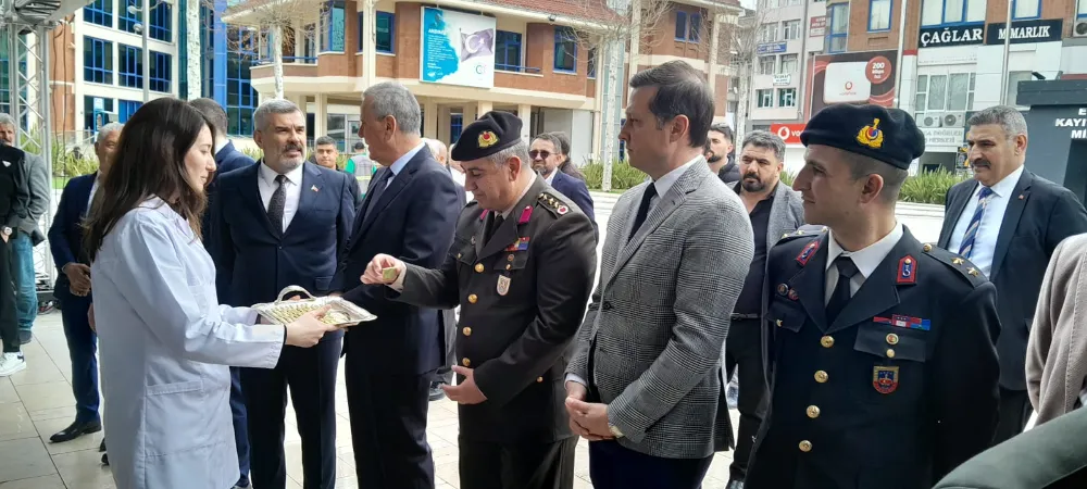 ÇERKEZKÖY’DE PROTOKOL VATANDAŞLA BAYRAMLAŞTI