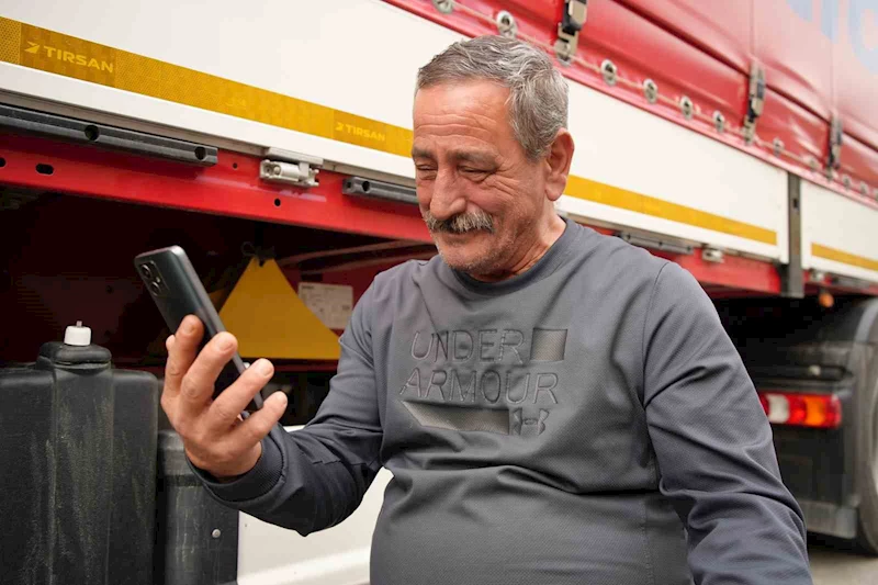 AVRUPA YOLCUSU TIR SÜRÜCÜLERİ, BAYRAMI AİLELERİNDEN UZAKTA BURUK GEÇİRİYOR