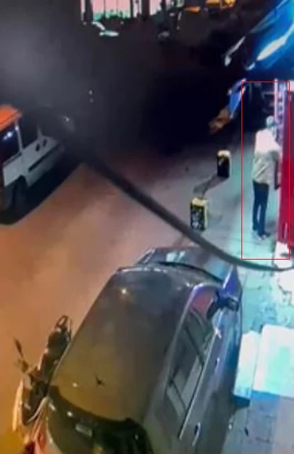 MARKETTEN İÇECEĞİN ÇALINDIĞI ANLAR KAMERAYA YANSIDI