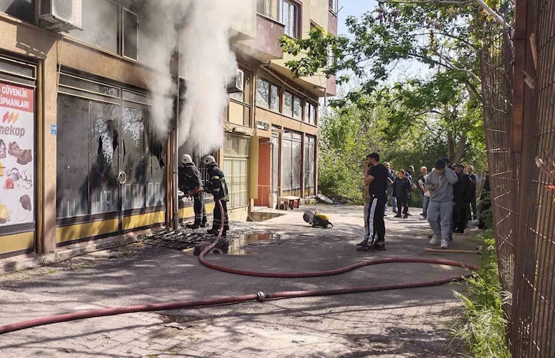 ÇORLU’DA İŞYERİ YANGINI