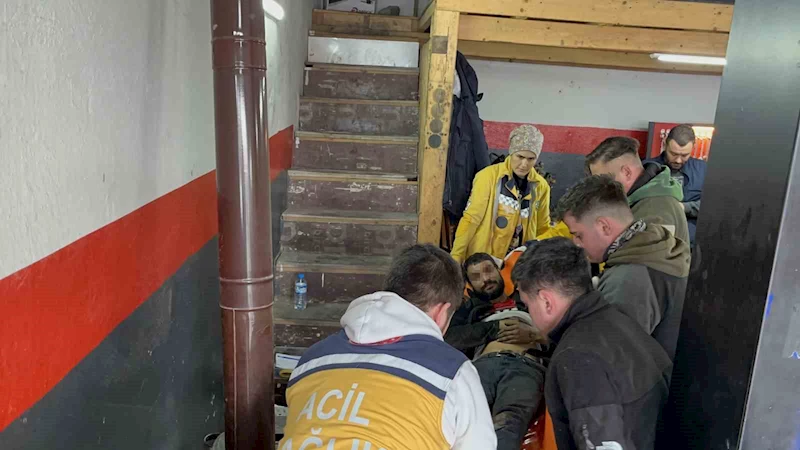 TAMİRCİDE OTOMOBİLDEN FIRLAYAN HELEZON YAYI HASTANELİK ETTİ