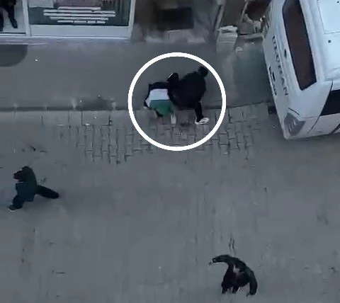 ELİNDE TORPİL PATLAYAN ÇOCUK AĞIR YARALANDI