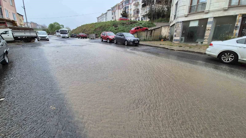 TEKİRDAĞ’DA SAĞANAK YAĞIŞ ETKİLİ OLDU