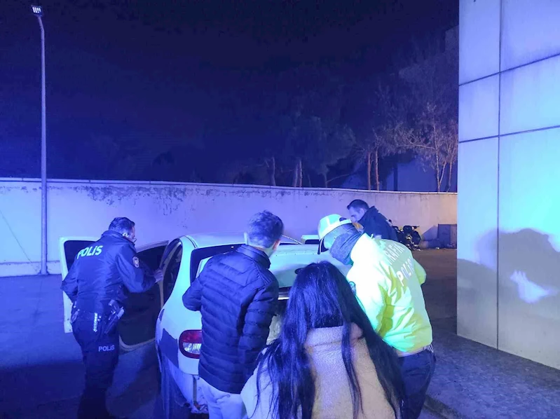 EGZOZ DEĞİL GÜRÜLTÜ BOMBASI: TEKİRDAĞ’DA 2 ARAÇ TRAFİKTEN MEN EDİLDİ