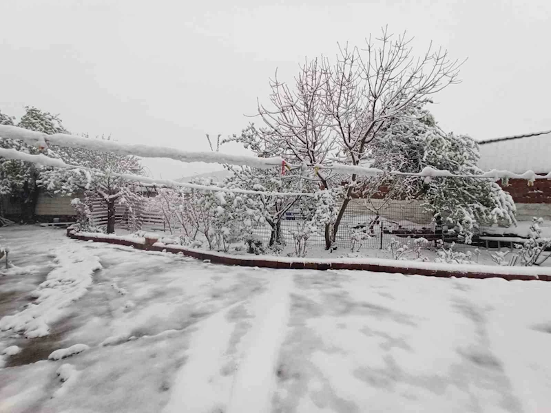 KIŞ GERİ GELDİ: EDİRNE’DE KAR YAĞIŞI