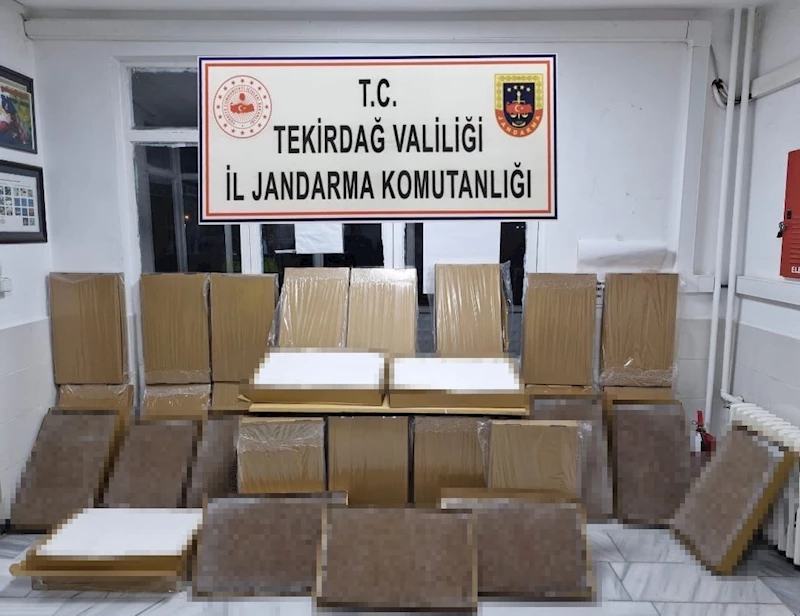 TEKİRDAĞ’DA JANDARMADAN RUHSATSIZ SİLAH VE KAÇAK ÜRÜN OPERASYONU