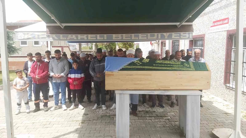 DEHŞET ZİNCİRİNDE ÖLDÜRÜLEN KADIN TOPRAĞA VERİLDİ