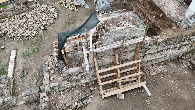 TARİHİ DOKUYA MÜDAHALE EDİLDİ, ÖNCE BETON DÖKÜLDÜ, SONRA GİZLİCE SÖKÜLDÜ