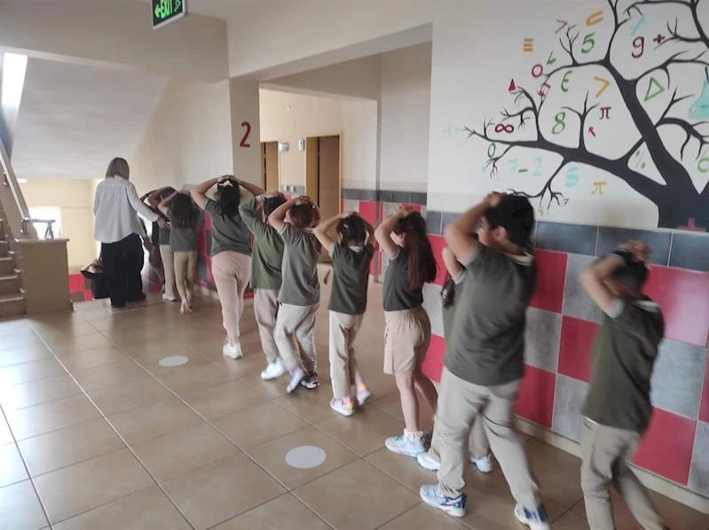 TEKİRDAĞ’DA ÖĞRENCİLERE AFET FARKINDALIĞI EĞİTİMİ VERİLDİ