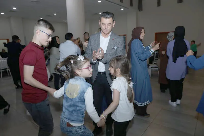 ÖZEL İNSANLAR VE AİLELERİNE ÖZEL GECE