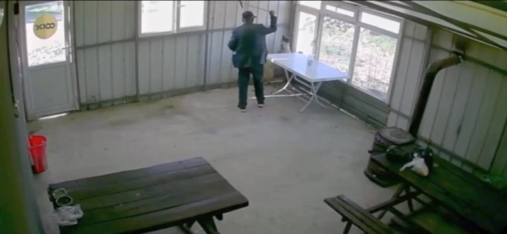 81 YAŞINDAKİ ŞAHIS KÖY KAHVESİNDE BAKILAN KÖPEĞE DEHŞETİ YAŞATTI