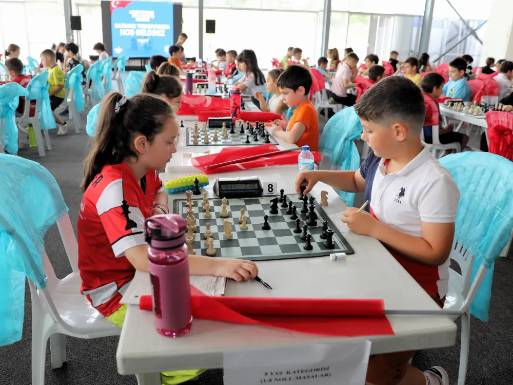 14. GELENEKSEL SATRANÇ TURNUVASI ÖDÜL TÖRENİ YAPILDI