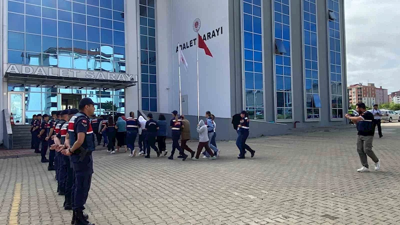 12 KADININ KURTARILDIĞI FUHUŞ OPERASYONUNDA 6 ŞÜPHELİ TUTUKLANDI