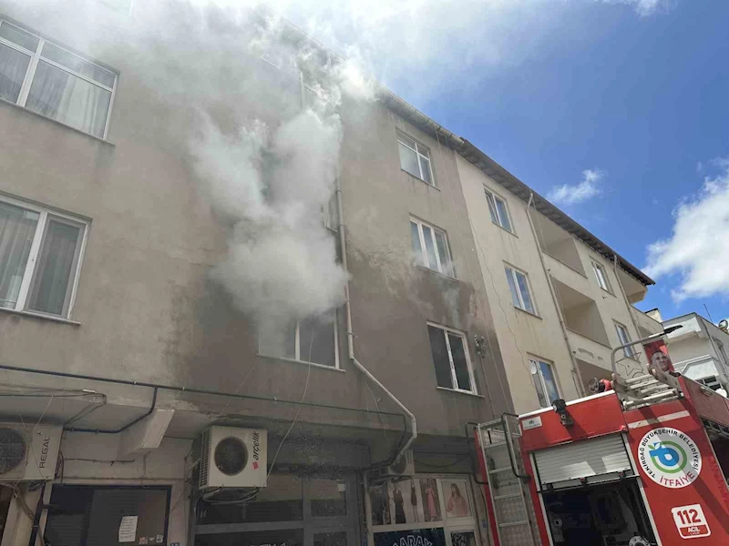 KONUT YANGINI PANİĞE YOL AÇTI