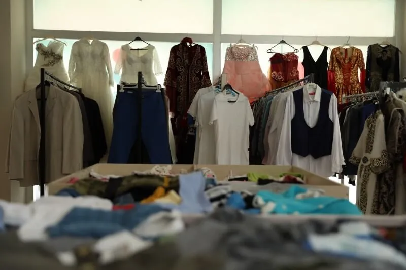 KAPAKLI’DA SEVGİ ELİ MAĞAZASI 4 AYDA 3 BİN 369 VATANDAŞI GİYDİRDİ