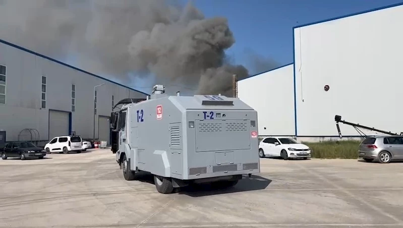 TEKİRDAĞ’DA FABRİKA YANGINI KONTROL ALTINA ALINDI