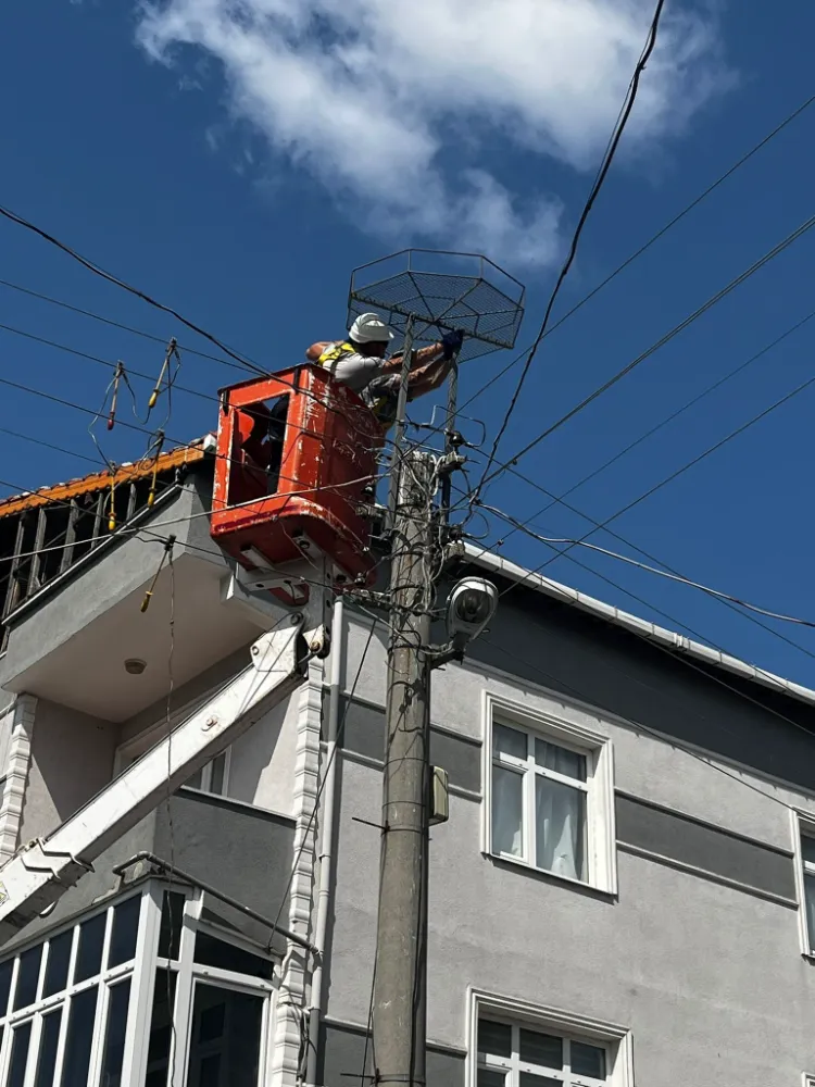 MURATLI’DA LEYLEKLERE GÜVENLİ YUVA DESTEĞİ