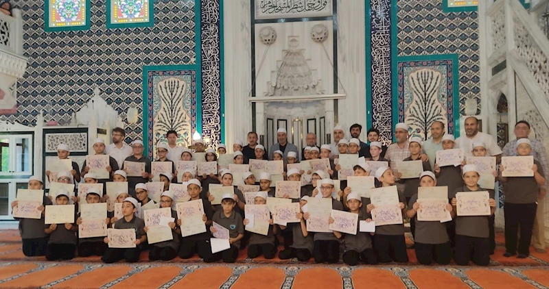 ÇORLU’DA HAFIZLIK EĞİTİMİNİ TAMAMLAYAN ÖĞRENCİLERE BELGELERİ VERİLDİ