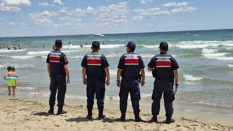 DENİZE GİRİŞ YASAKLANDI: JANDARMA KARADAN, SAHİL GÜVENLİK DENİZDEN UYARIYOR