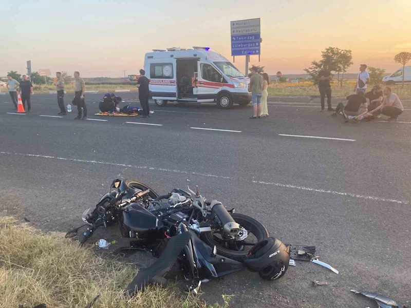 OTOMOBİL İLE MOTOSİKLET ÇARPIŞTI: 2 YARALI