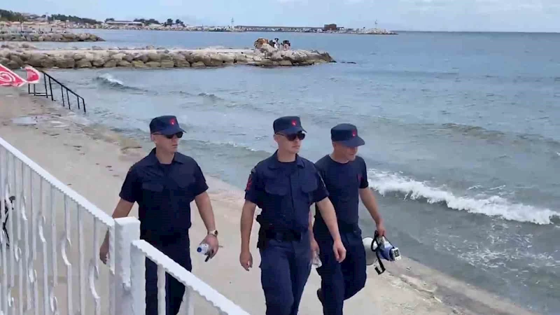 TEKİRDAĞ’DA POYRAZ NEDENİYLE ÜÇ İLÇEDE DENİZE GİRMEK YASAKLANDI
