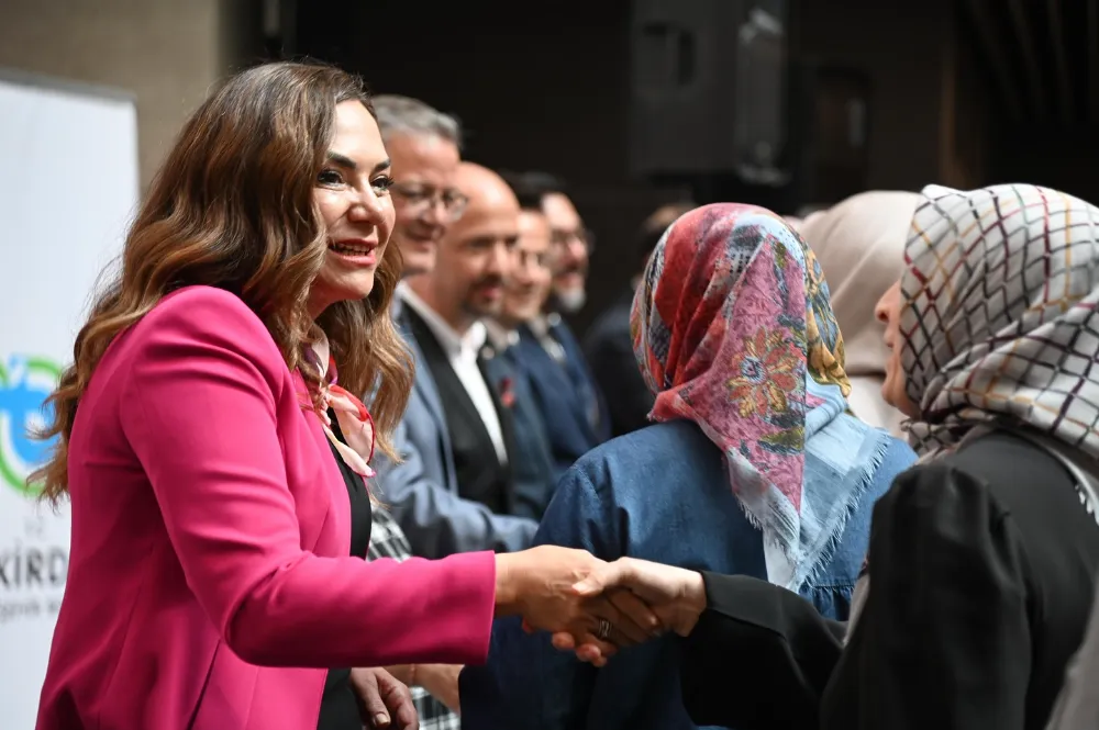 CANDAN BAŞKAN BÜYÜKŞEHİR AİLESİYLE BAYRAMLAŞTI