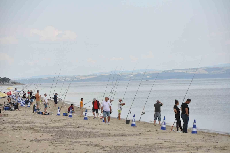 SAROS KÖRFEZİ’NDE OLTA İLE BALIK AVI YARIŞMASI YAPILDI