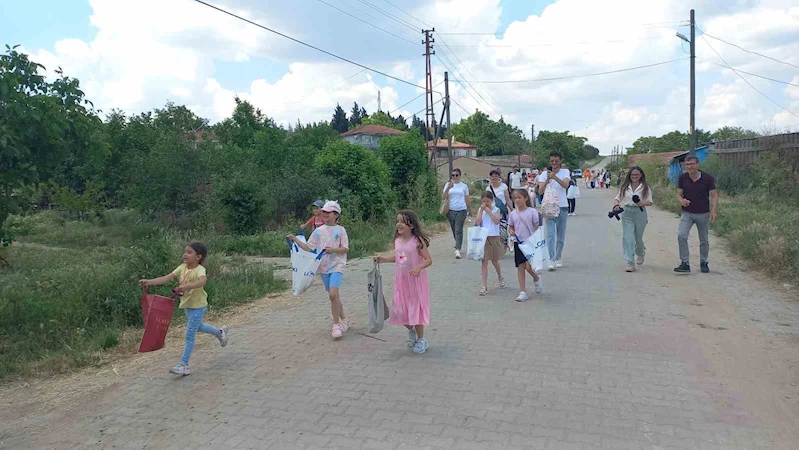 ASIRLIK BAYRAM GELENEĞİ: ÇOCUKLAR ŞEKER TOPLADI
