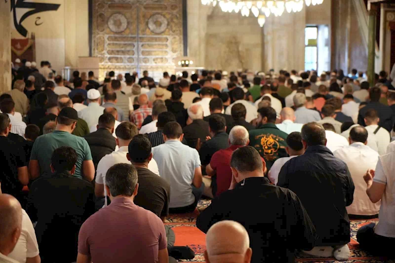 BAYRAMI NAMAZI COŞKUSU