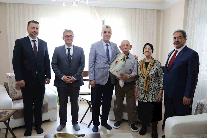 TİCARET BAKANI BOLAT, TEKİRDAĞ’DA ŞEHİT AİLESİ VE GAZİLERİ ZİYARET ETTİ