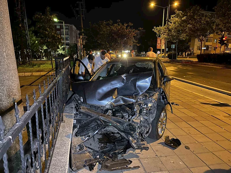 ÇORLU’DA TRAFİK KAZASI: 1’İ AĞIR 3 YARALI