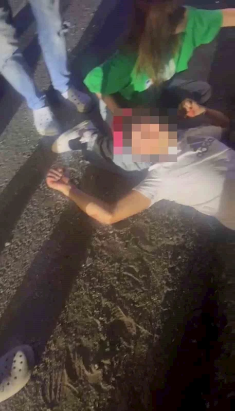 TEKİRDAĞ’DA FECİ KAZA: AĞIR YARALI ARKADAŞINI DİZİNE KOYUP BEKLEDİ