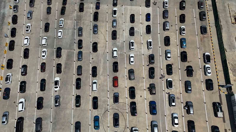 GURBETÇİLER KAPIKULE’DEN ANA VATANA AKIN EDİYOR