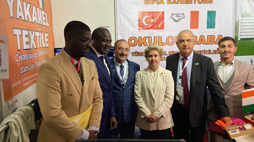 AFRİKALILARA TÜRK BAKLAVASI VE LOKUM İKRAM ETTİLER