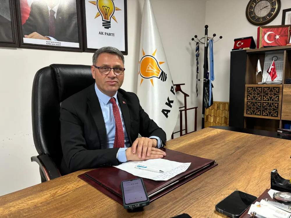 AK PARTİ İLÇE BAŞKANI AZBAY, KÜÇÜK SANAYİ SİTESİ’NDE TOPU BELEDİYEYE ATTI