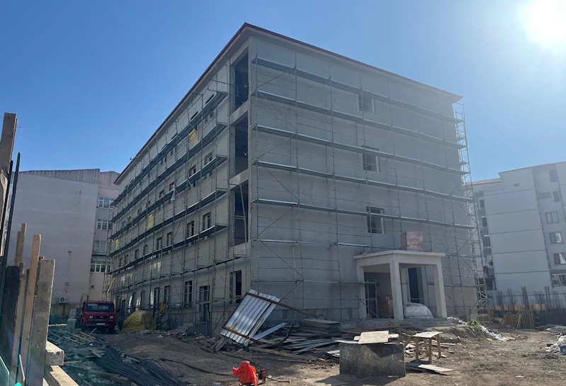 HAYRABOLU’DA 12 SINIFLI OKULUN İNŞAATI SÜRÜYOR