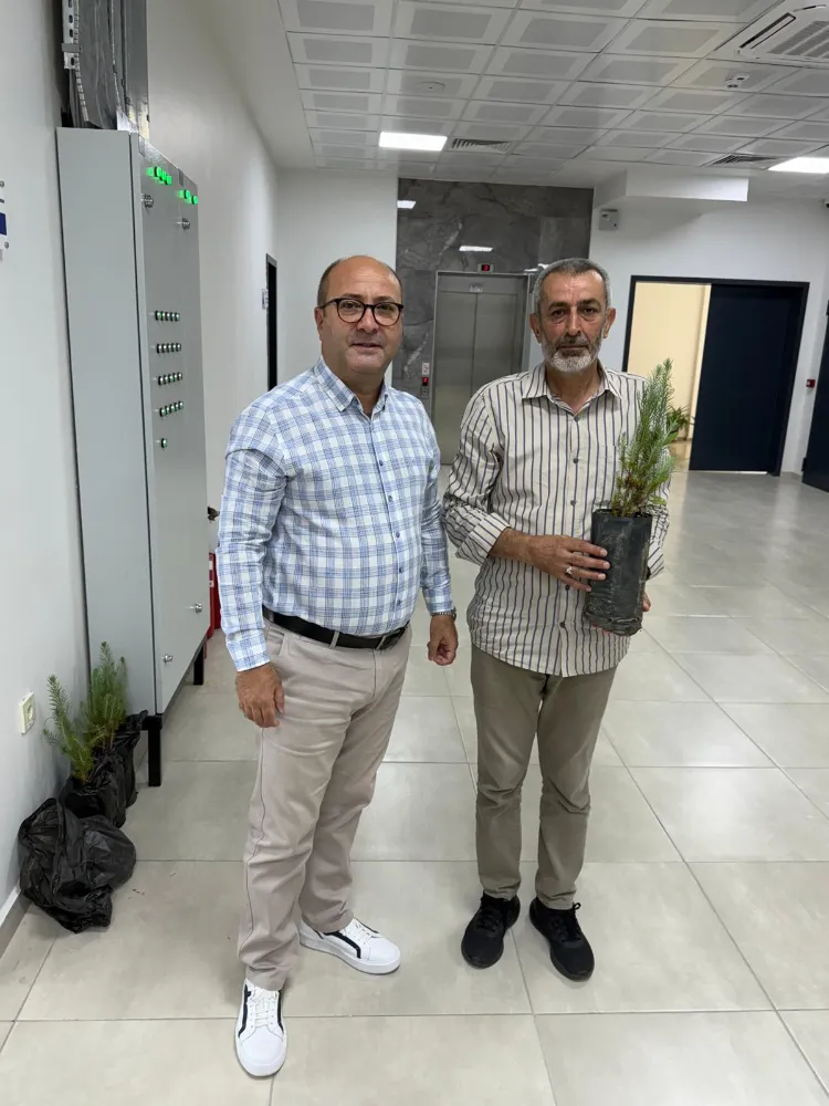 ÇERKEZKÖY’DE TAPU MÜDÜRLÜĞÜ’NDEN FİDAN HEDİYESİ