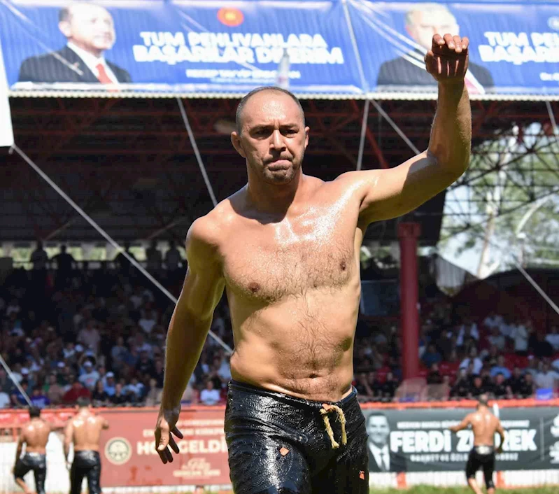 KIRKPINAR’DA 16 BAŞPEHLİVAN ÜÇÜNCÜ TURA YÜKSELDİ