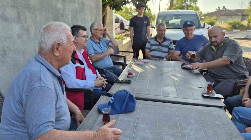 TARIM MÜDÜRÜ KÖY KÖY GEZİP ÜRETİCİNİN SORUNLARINI YERİNDE DİNLİYOR