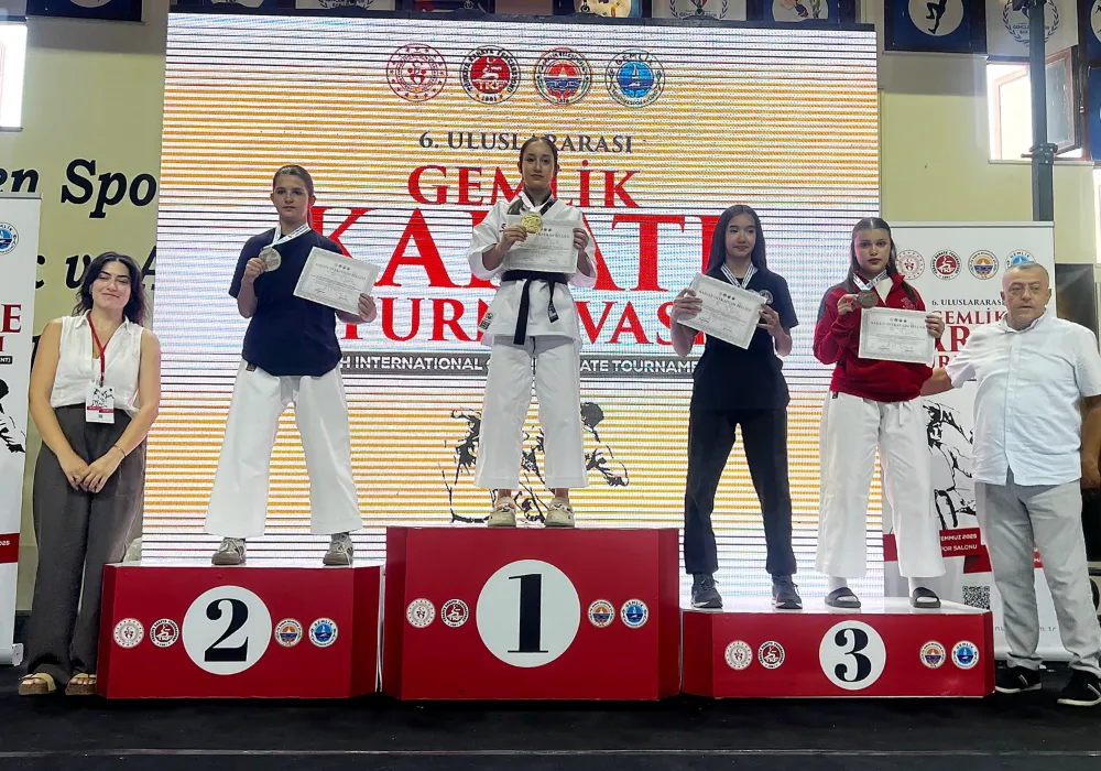 KARATE SPORCULARINDAN GURURLANDIRAN BAŞARI