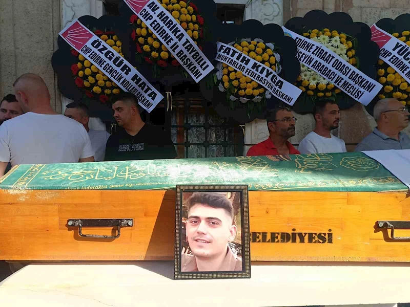 ÇANAKKALE’DEKİ KAZADA HAYATINI KAYBEDEN İKİ GENÇ EDİRNE’DE TOPRAĞA VERİLDİ