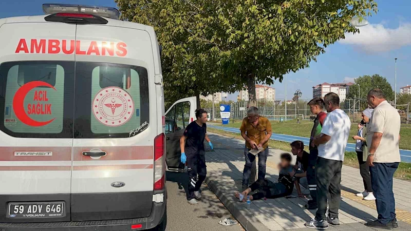 OTOMOBİLİN ÇARPTIĞI ELEKTRİKLİ BİSİKLETLİ ÇOCUK YARALANDI