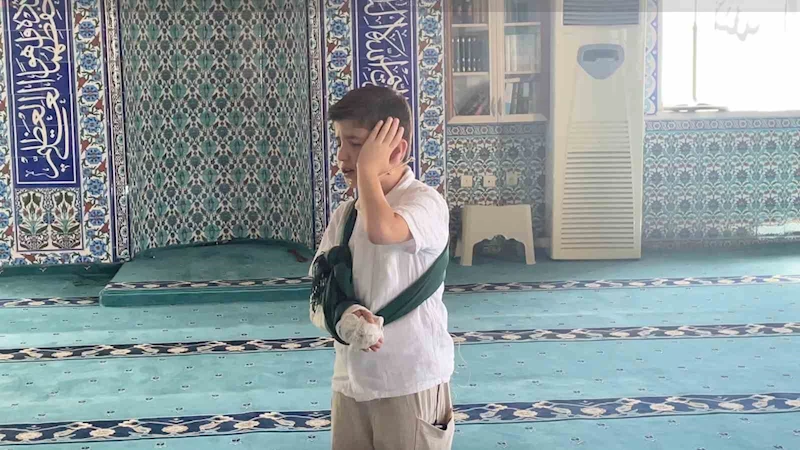 KAPAKLI’DA 10 YAŞINDAKİ HAMİ’NİN OKUDUĞU EZAN CEMAATTEN TAM NOT ALDI