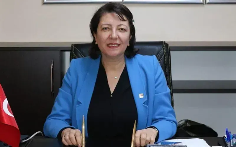 CHP İLÇE BAŞKANI DÖNMEZ’DEN ZAFER BAYRAMI KUTLAMASI