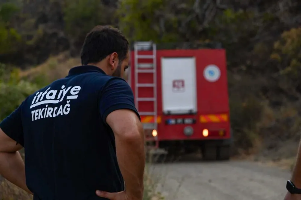 BÜYÜKŞEHİR UÇMAKDERE YANGININA TÜM GÜCÜYLE MÜDAHALE ETTİ