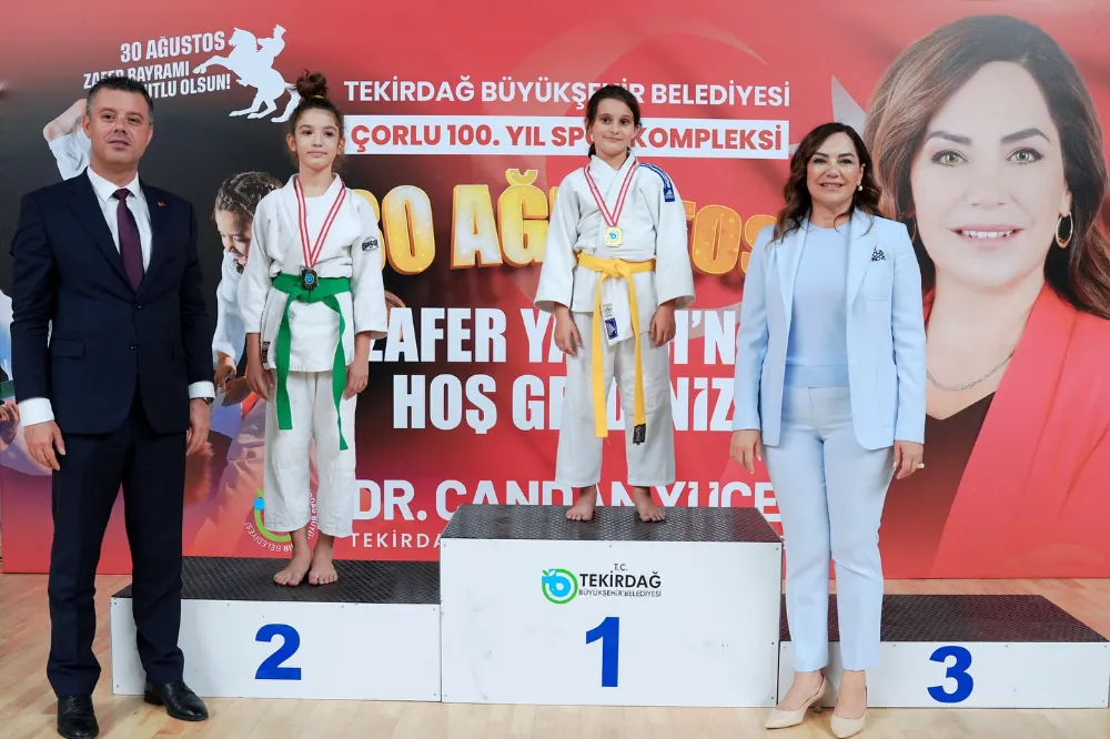 30 AĞUSTOS ZAFER BAYRAMI MİNİK SPORCULARIN COŞKUSU İLE TAÇLANDI