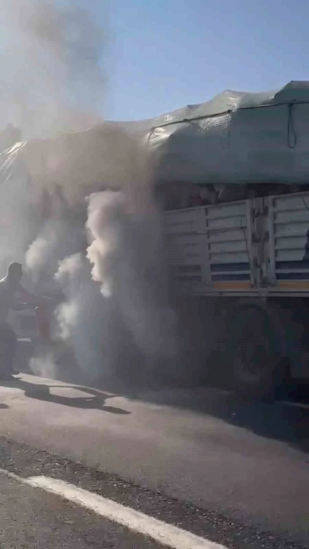 TEKİRDAĞ TIR ALEVLERE TESLİM OLMADAN SÖNDÜRÜLDÜ
