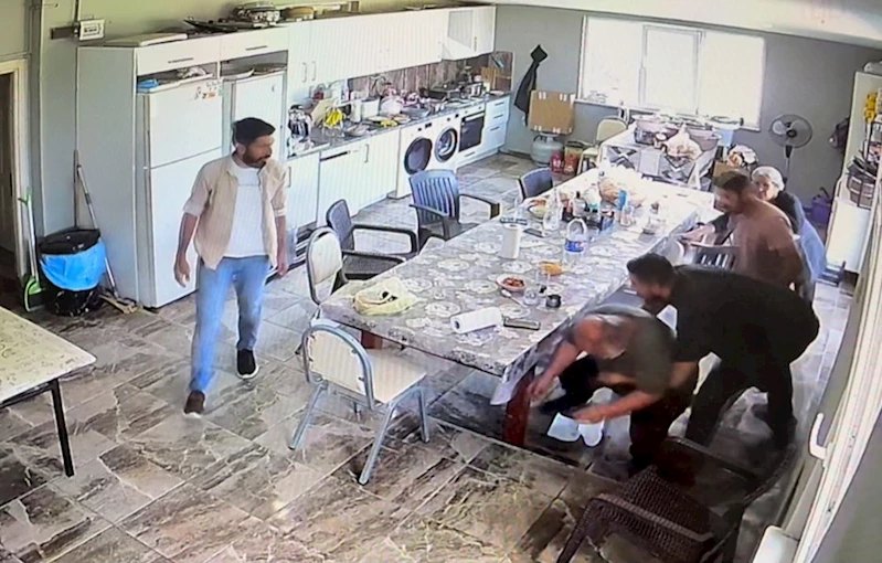 YEMEK MASASINDA ÖLÜMDEN DÖNDÜ: HEİMLİCH MANEVRASI HAYATINI KURTARDI