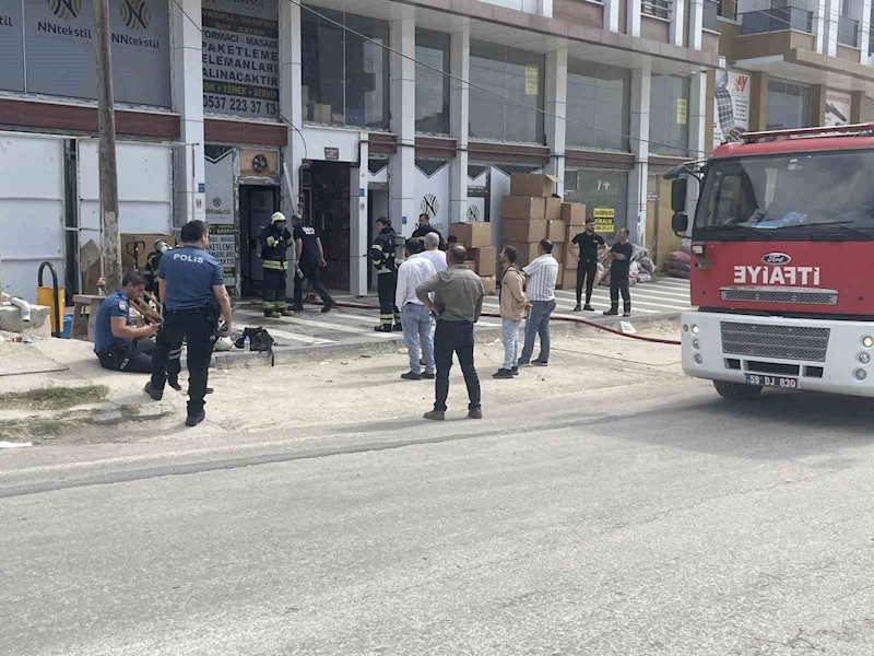 TEKSTİL ATÖLYESİNDE ÇIKAN YANGIN BİNAYA YAYILMADAN KONTROL ALTINA ALINDI